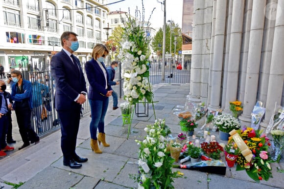 Christian Estrosi, le maire de Nice, et sa femme Laura Tenoudji Estrosi sont venus se recueillir sur le parvis de la Basilique Notre Dame de l'Assomption, le 30 octobre 2020, le lendemain de l'attentat qui a coûté la vie à 3 personnes. © Bruno Bebert / Bestimage 