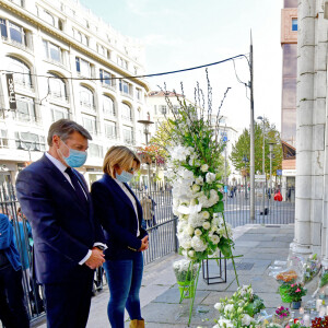 Christian Estrosi, le maire de Nice, et sa femme Laura Tenoudji Estrosi sont venus se recueillir sur le parvis de la Basilique Notre Dame de l'Assomption, le 30 octobre 2020, le lendemain de l'attentat qui a coûté la vie à 3 personnes. © Bruno Bebert / Bestimage 