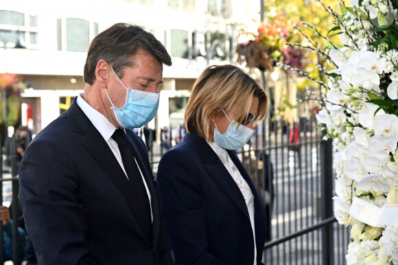 Christian Estrosi, le maire de Nice, et sa femme Laura Tenoudji Estrosi sont venus se recueillir sur le parvis de la Basilique Notre Dame de l'Assomption, le 30 octobre 2020, le lendemain de l'attentat qui a coûté la vie à 3 personnes. © Bruno Bebert / Bestimage 