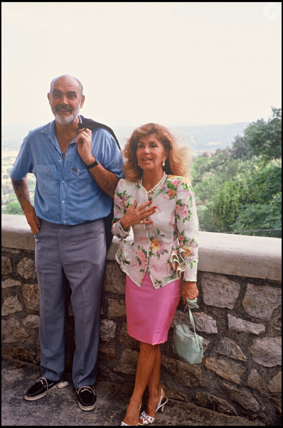 Sean Connery et son épouse- rendez-vous à Tourrette en 1989.