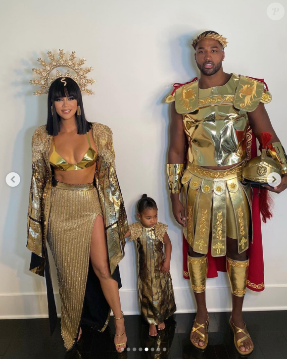 Khloé Kardashian, le basketteur Tristan Thompson et leur fille True déguisés pour Halloween. Octobre 2020.