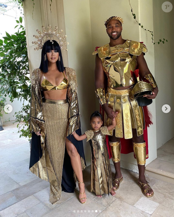Khloé Kardashian, le basketteur Tristan Thompson et leur fille True déguisés pour Halloween. Octobre 2020.