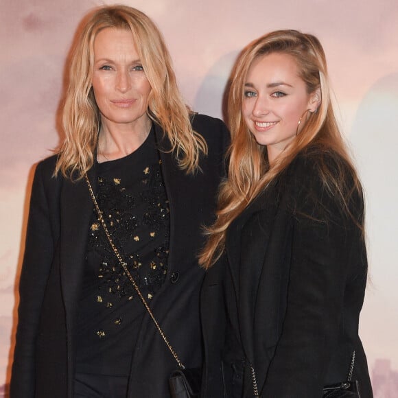 Estelle Lefébure avec sa fille Emma Smet à l'avant-première du film "Holy Lands" au cinéma UGC Normandie à Paris. © Coadic Guirec/Bestimage 