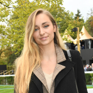 Emma Smet - People au Qatar Prix de l'Arc de Triomphe sur l'hippodrome de Longchamp à Paris le 6 octobre 2019. © Coadic Guirac.Bestimage