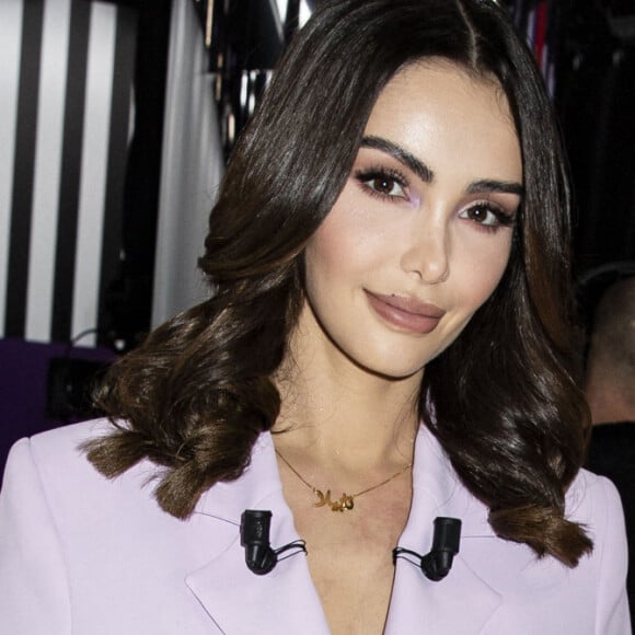 Exclusif - Nabilla Benattia-Vergara - Enregistrement de l'émission "Clique" présentée par M. Achour sur Canal Plus à Issy-les-Moulineaux le 31 janvier 2020. © Jack Tribeca/Bestimage 