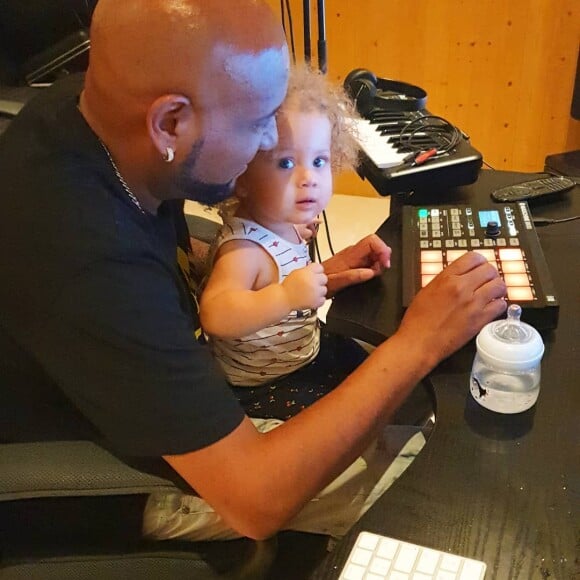 Matt Houston sur Instagram. Le chanteur a pris sa retraite de la vie publique il y a quelques années et est devenu papa.