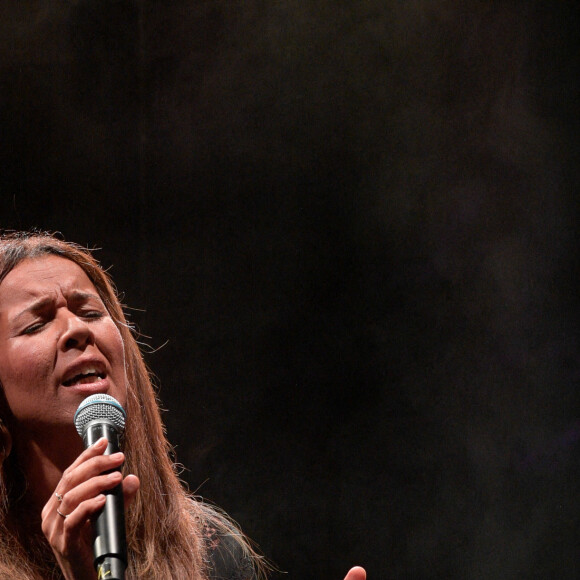 Exclusif - La chanteuse Chimène Badi en concert pour la 4ème saison des soirées de Saint-Marc à Saint-Marc-Jaumegarde , le 29 août 2020. © Patrick Carpentier/Bestimage