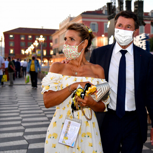 Christian Estrosi, le maire de Nice, et sa femme Laura Tenoudji Estrosi durant la présentation des équipes du Tour de France 2020 sur la place Masséna à Nice, le 27 août 2020. © Bruno Bebert / Bestimage