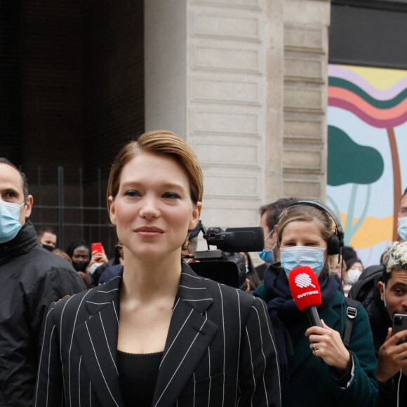 Léa Seydoux - Arrivées au défilé de mode prêt-à-porter printemps-été 2021 "Louis Vuitton" à La Samaritaine à Paris. Le 6 octobre 2020 © Veeren Ramsamy-Christophe Clovis / Bestimage 