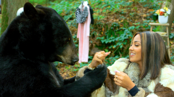 Wejdene dans le clip de la chanson "16". Novembre 2020.