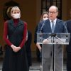 Le prince Albert et son épouse la princesse Charlene de Monaco honorent le personnel soignant du Rocher, à Monaco, novembre 2020. © Eric Mathon / Palais princier, Manu Vitali / Direction de la communication