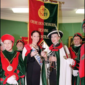 Geneviève de Fontenay et Mareva Galanter faite chevalière des grands crus bordelais.