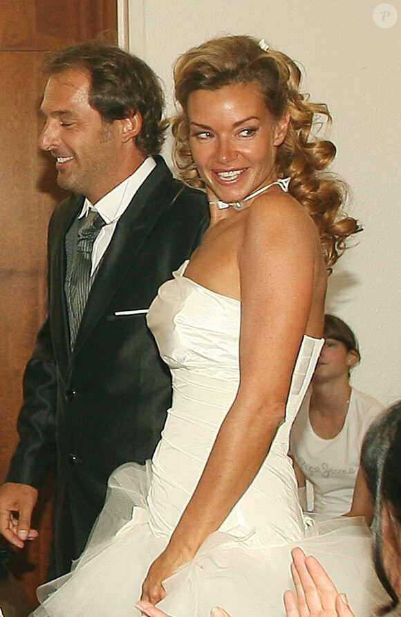 Mariage d'Ingrid Chauvin et de Thierry Peythieu à Lège Cap-Ferret. Le 27 août 2011.