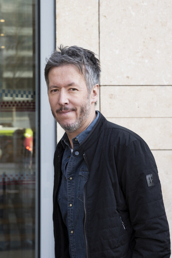 Exclusif- Jean-Luc Lemoine - L'équipe de l'émission "Les Grosses Têtes" continue de travailler pendant le confinement lors de l'épidémie de coronavirus (COVID-19) le 8 avril 2020. © Jack Tribeca / Bestimage