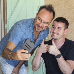 Exclusif - L'humoriste Jarry déjeune chez Jacqueline Franjou avec Michel Boujenah avant son spectacle au Festival de Ramatuelle. Le 1er août 2020. © Cyril Bruneau / Festival de Ramatuelle / Bestimage