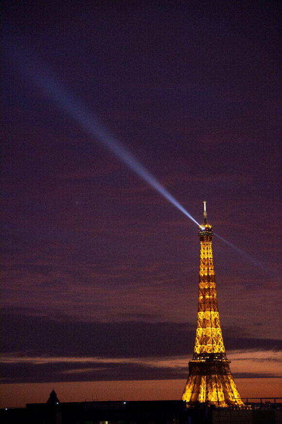 La tour Eiffel un soir d'automne le 22 novembre 2020. © JB Autissier / Panoramic / Bestimage  Eiffel Tower GV on november 22nd 2020