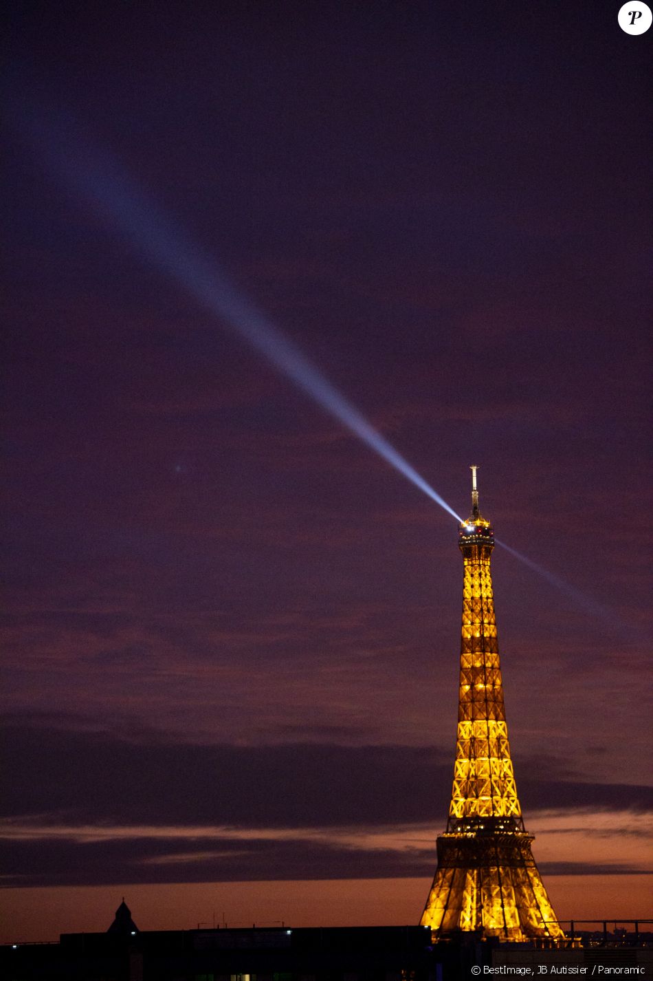 peut on monter a la tour eiffel le soir