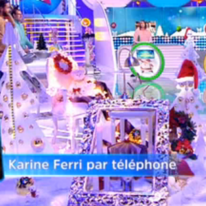 Jean-Luc Reichmann au téléphone avec Karine Ferri dans "Les 12 coups de midi" - TF1, 25 novembre 2020