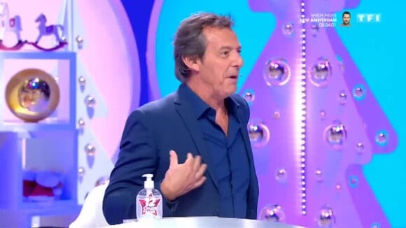 Jean-Luc Reichmann au téléphone avec Karine Ferri dans "Les 12 coups de midi" - TF1