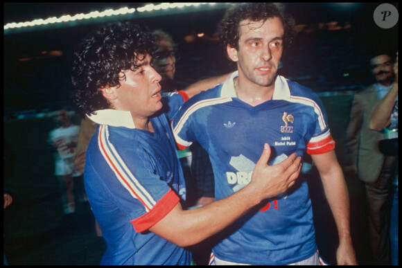 Diego Maradona et Michel Platini en 1988.
