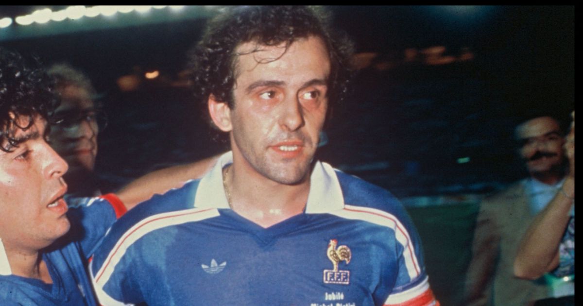 Diego Maradona et Michel Platini en 1988. - Purepeople