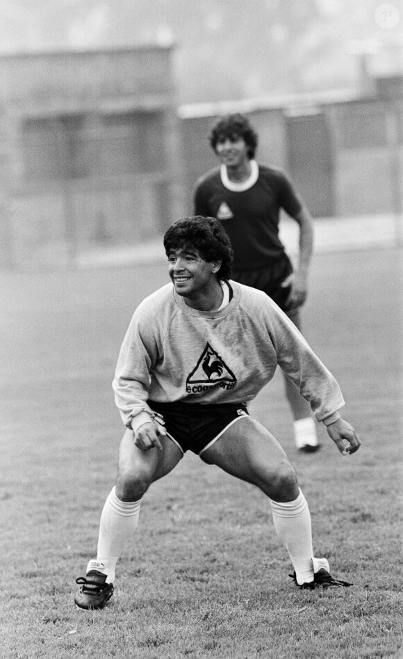 Diego Maradona lors de l'entrainement pour la Coupe du Monde de Football 1986 à Mexico. Le 19 juin 1986