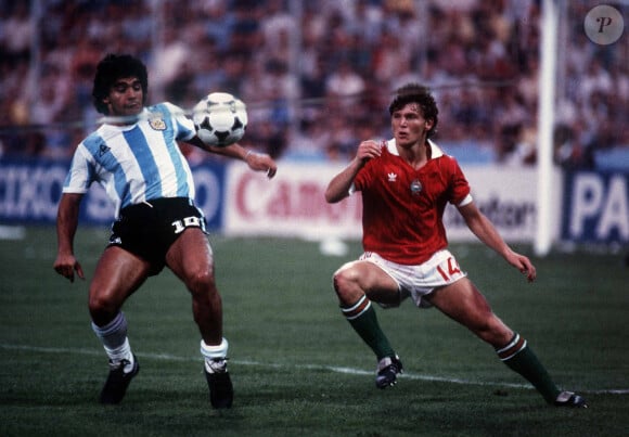 Diego Maradona lors du match Hongrie vs Argentine lors de la Coupe du Monde de Football de 1982