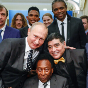 Vladimir Poutine, Pelé et Diego Maradona - Tirage de la coupe du monde de Football 2018 en Russie à Moscou le 1er decembre 2017.