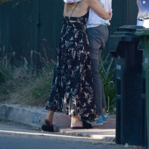 Exclusif - Olivia Wilde et son ex fiancé Jason Sudeikis partagent un moment de tendresse quelques jours après l'annonce de la rupture de leurs fiançailles à Los Angeles le 16 novembre 2020.