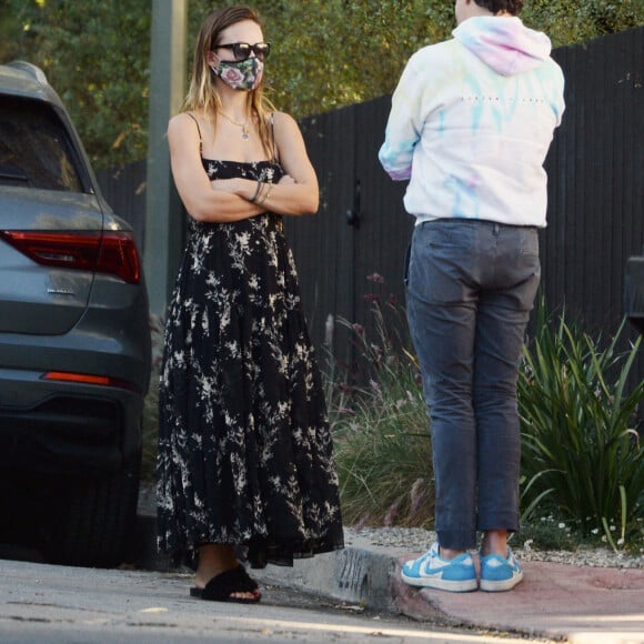 Exclusif - Olivia Wilde et son ex fiancé Jason Sudeikis partagent un moment de tendresse quelques jours après l'annonce de la rupture de leurs fiançailles à Los Angeles le 16 novembre 2020.