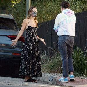 Exclusif - Olivia Wilde et son ex fiancé Jason Sudeikis partagent un moment de tendresse quelques jours après l'annonce de la rupture de leurs fiançailles à Los Angeles le 16 novembre 2020.