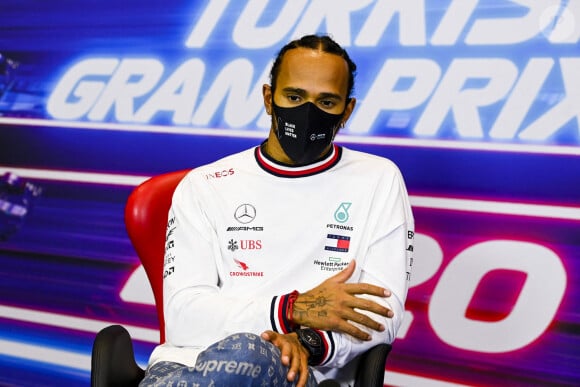Lewis Hamilton remporte le grand prix de formule 1 de Turquie à Istanbul le 15 novembre 2020. 