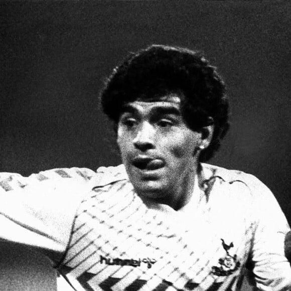 Archives - Diego Maradona dans l'équipe de Tottenham Hotspur, lors d'un match de football contre l'Inter Milan. Le 1er mai 1986