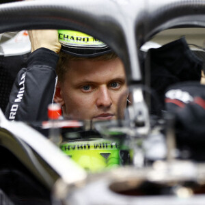 Mick Schumacher, nouveau pilote de l'écurie Haas, lors des préparatifs pour le Grand Prix de Formule 1 de Sakhir. Le 2 décembre 2020 © Motorsport Images / Panoramic / Bestimage