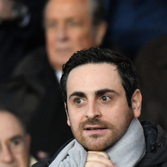 Camille Combal dans les tribunes du parc des Princes lors du match de football de ligue 1, opposant le Paris Saint-Germain (PSG) contre l'Olympique de Marseille (OM) à Paris, France, le 17 mars 2019. Le PSG a gagné 3-1.