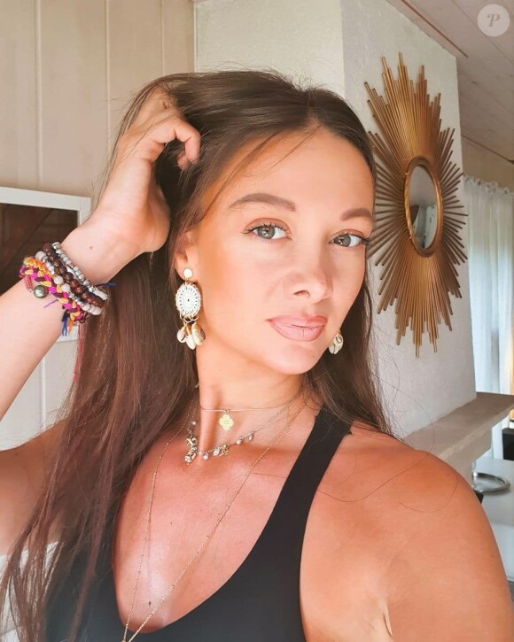 Alexandra, grande gagnante de "Koh-Lanta, Les 4 Terres" (TF1) est la maman de Fafali et Lana, et partage la vie de son amoureux Hugo.