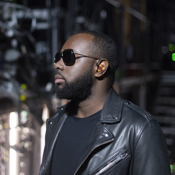 Exclusif - No Web - Maitre Gims - Surprises - Backstage de l'enregistrement de l'émission "La Chanson secrète 5", qui sera diffusée le 11 janvier 2020 sur TF1, à Paris. Le 17 décembre 2019 © Gaffiot-Perusseau / Bestimage  Exclusive - No Web No Blog pour Belgique et Suisse 