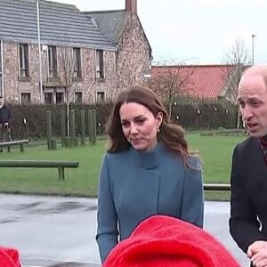 Le prince William, duc de Cambridge, et Catherine (Kate) Middleton, duchesse de Cambridge, rencontrent le personnel et les élèves lors d'une visite à la Holy Trinity Church of England First School à Berwick upon Tweed le deuxième jour d'une tournée de trois jours à travers le pays. Le 7 décembre 2020.