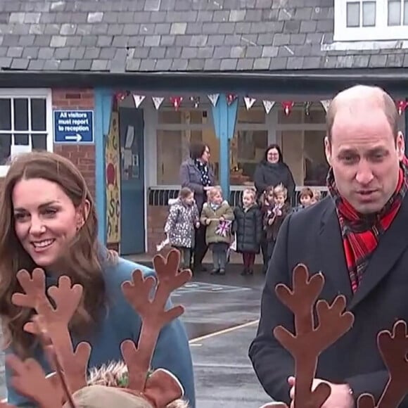 Le prince William, duc de Cambridge, et Catherine (Kate) Middleton, duchesse de Cambridge, rencontrent le personnel et les élèves lors d'une visite à la Holy Trinity Church of England First School à Berwick upon Tweed le deuxième jour d'une tournée de trois jours à travers le pays. Le 7 décembre 2020.