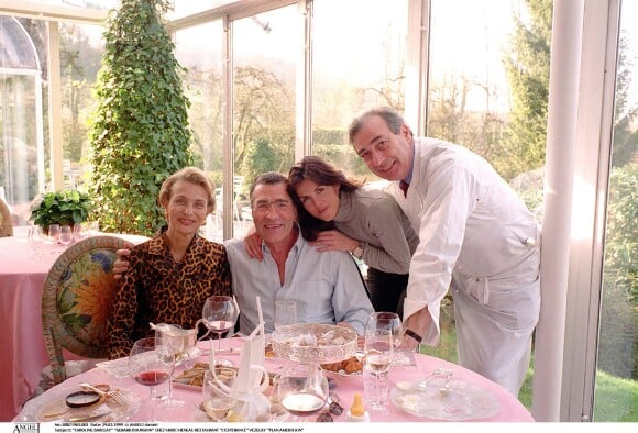 Marc Meneau dans son restaurant l'Espérance avec Caroline Barclay et Gérard Bourgoin