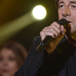 Exclusif - Patrick Bruel - Enregistrement de l'émission "300 Choeurs chantent Dassin" à Paris, qui sera diffusée le 16 octobre sur France 3. Le divertissement musical "300 Choeurs" fait sa rentrée avec une émission 100 % inédite consacrée à l'un des artistes les plus populaires dans les années 70, Joe Dassin. Toute la soirée, plusieurs générations d'artistes s'associeront aux plus beaux choeurs français pour reprendre à leurs côtés les plus grandes chansons de du chanteur dans des versions créées spécialement pour l'émission. Le 15 septembre 2020 © Tiziano Da Silva / Bestimage 