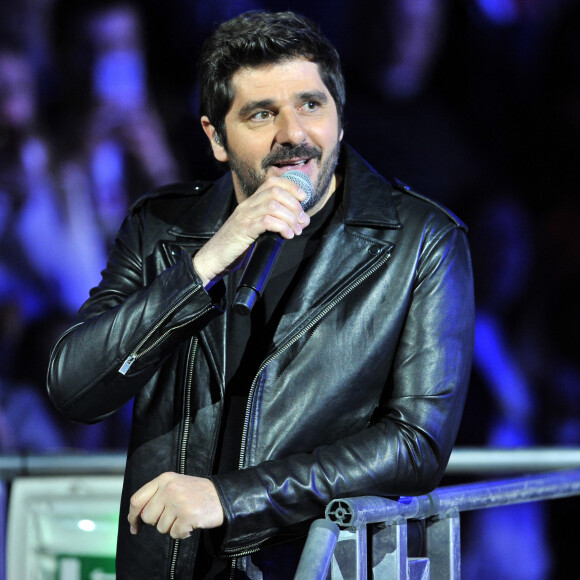 Exclusif - Patrick Fiori lors de l'enregistrement de l'émission "La Chanson de l'Année 2019" aux Arènes de Nîmes, le 16 mai 2019. L'émission sera diffusée sur TF1 le samedi 15 juin. TF1 propose aux téléspectateurs une soirée exceptionnelle avec "La Chanson de l'Année" présentée par N.Aliagas et produite par DMLS TV. Les téléspectateurs pourront élire en direct "La Chanson de l'Année" parmi les 20 titres en compétition. Les votes débuteront dès 21 h et le prix sera annoncé en fin d'émission. Un prix d'honneur sera également remis au cours de la soirée à un artiste emblématique de la chanson française. " La Chanson de l'Année" sera diffusée depuis un lieu mythique, les Arènes de Nîmes. Un grand show musical en présence de tous les artistes qui ont marqué l'année. Ces stars de la chanson française et internationales interpréteront leurs titres et formeront des duos totalement inédits. © Guillaume Gaffiot/Bestimage 