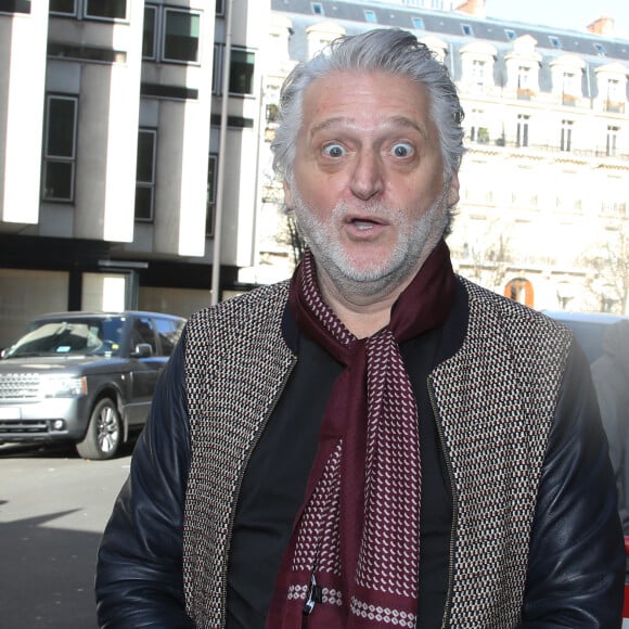 Gilbert Rozon dans la rue à Paris