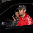  Enrique Iglesias et Anna Kournikova quittent un restaurant de Miami, le 26 janvier 2012.  
