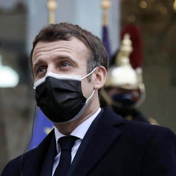 Le président de la république, Emmanuel Macron reçoit le premier ministre du Portugal pour un déjeuner de travail au palais de l'Elyséeà Paris. Le 16 décembre 2020. © Stéphane Lemouton / Bestimage