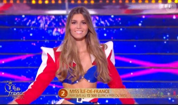 Miss Ile-de-France : Lara Lourenço lors du défilé des 15 demi-finalistes sur le thème du 14 juillet - élection de Miss France 2021 le 19 décembre sur TF1