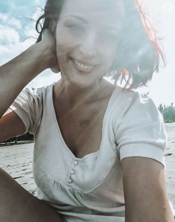 Kelly Bochenko souriante à la Réunion, le 15 juillet 2020