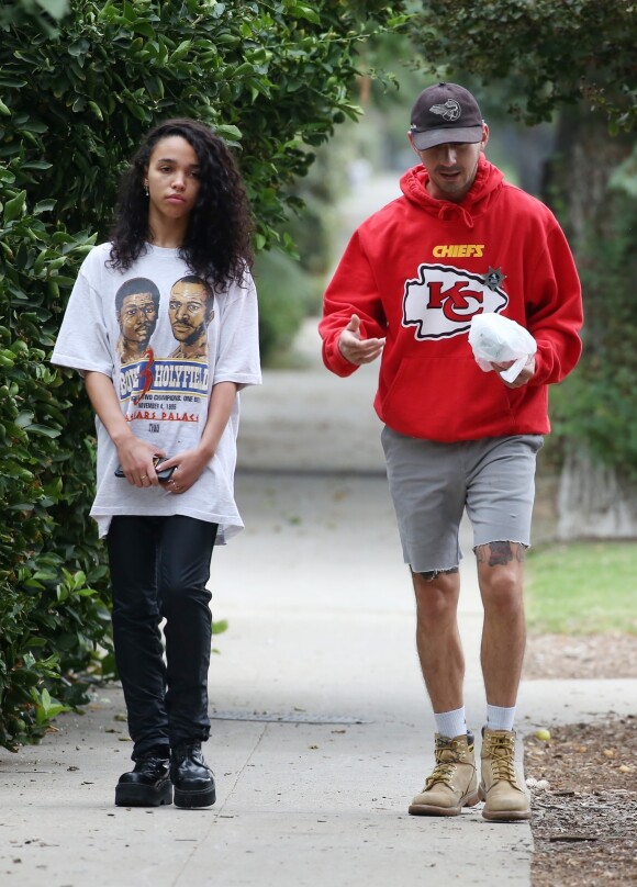 Exclusif - Shia Labeouf et sa compagne FKA Twigs ont passé la matinée ensemble à Los Angeles. Le 7 novembre 2018