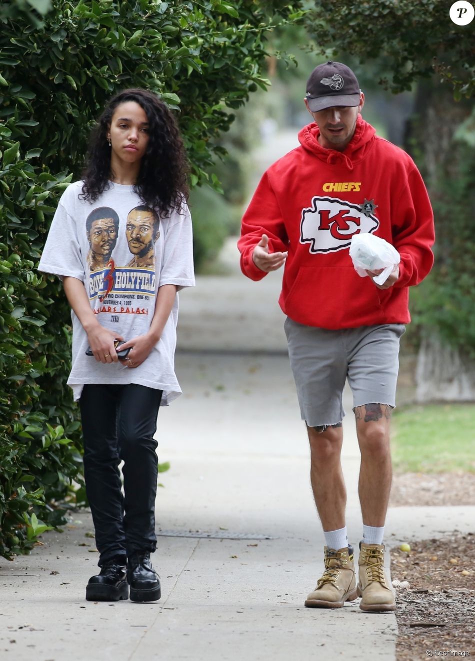 Exclusif - Shia Labeouf et sa compagne FKA Twigs ont passé la matinée ensemble à Los Angeles. Le 7 novembre 2018