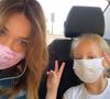 Carla Bruni pose avec sa fille Giulia sur Instagram, au printemps dernier.